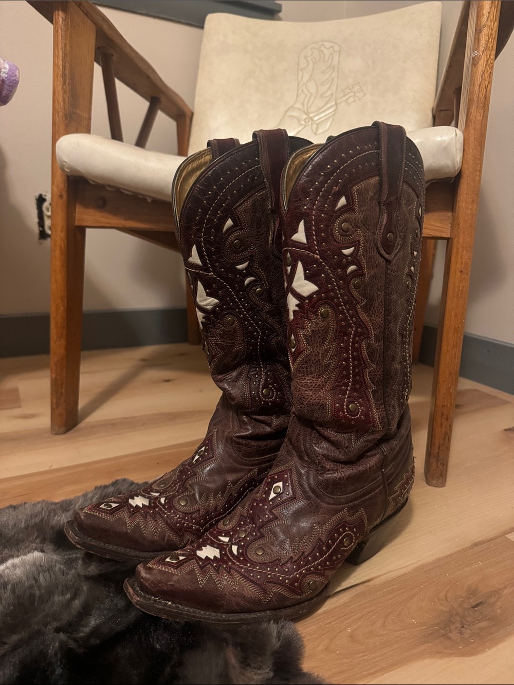 Handmade Embroidered Brown Leather Cowboy Boots with White Inset